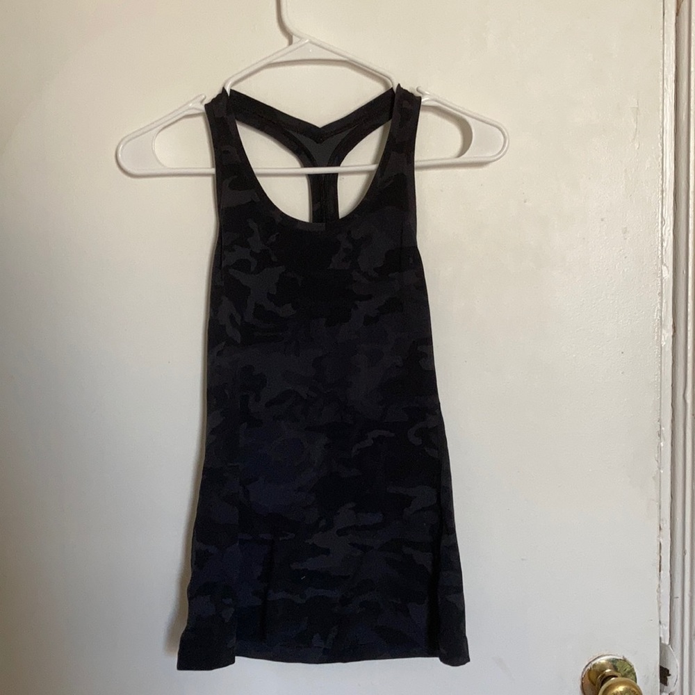 Lululemon Razorback Tank Black Camo sz 4
